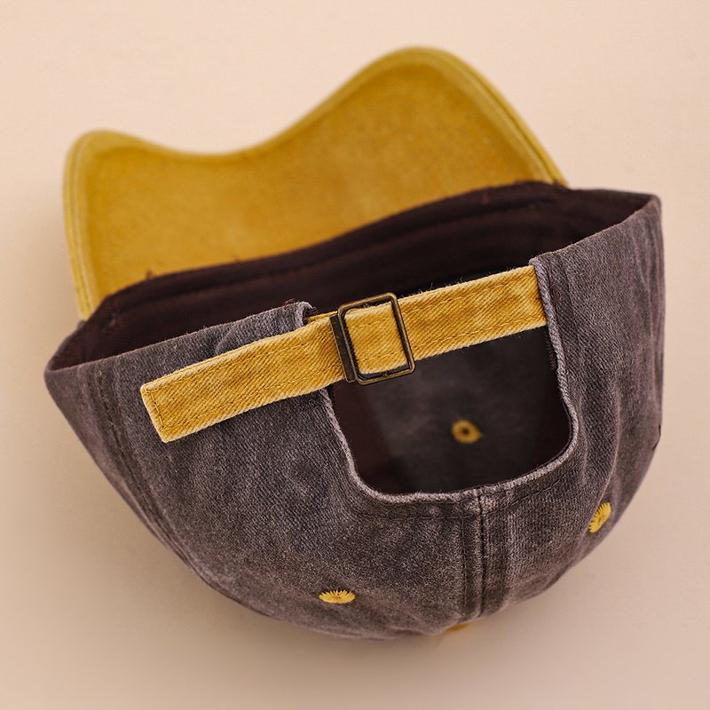 Multi-color Adjustable Round Cap With Distressed Washed Finish, Suitable For Casual Style Baseball Cap For Daily Commuting, Traveling And Photography.